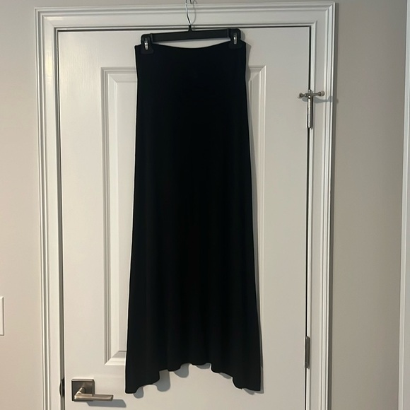 Elegant Black High-Low A-Line Maxi Skirt for any occasion - Picture 2 of 2